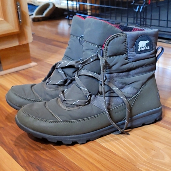 Sorel | Shoes | Sorel Boots Size 1 